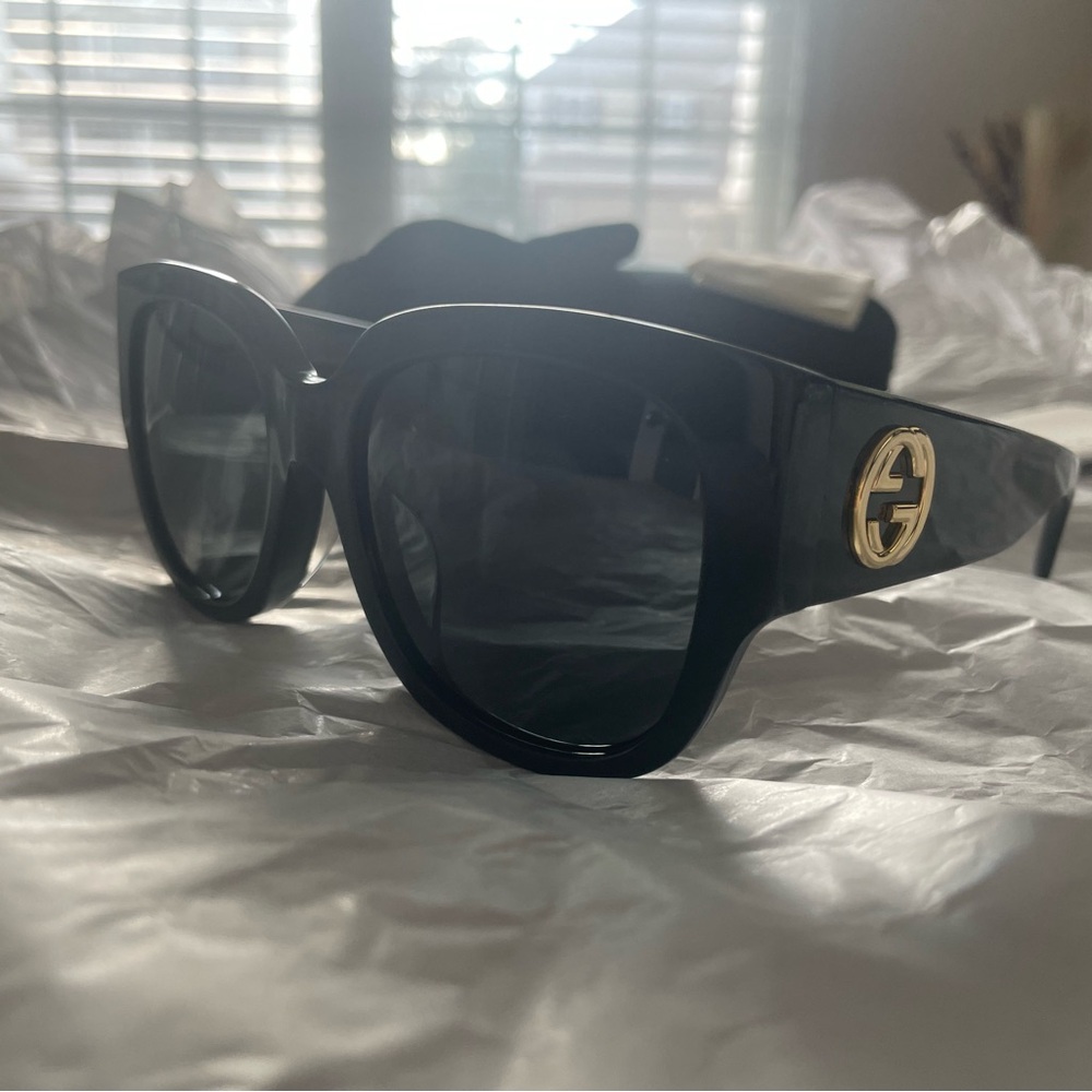 Gucci Black Oversized Sunglasses